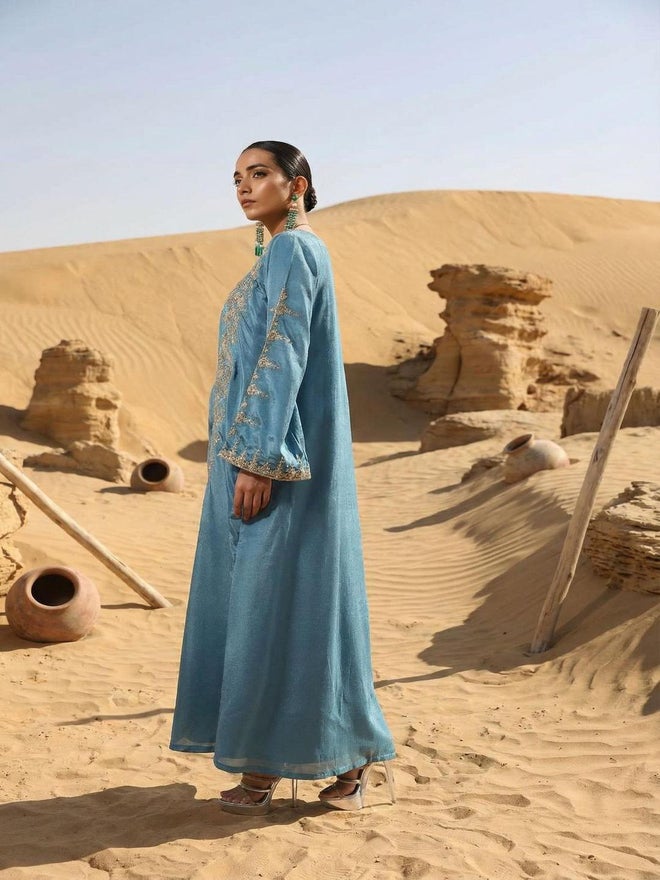 ISHIN Blue Relaxed Embroidered Abaya - Image 4